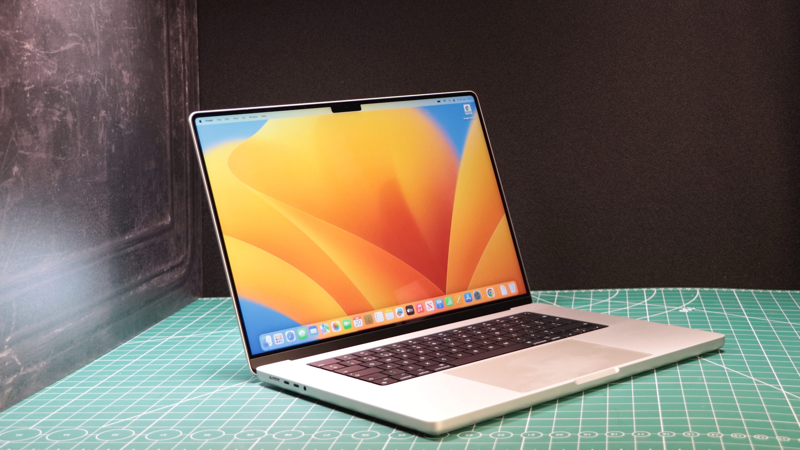 membeli Macbook Pro