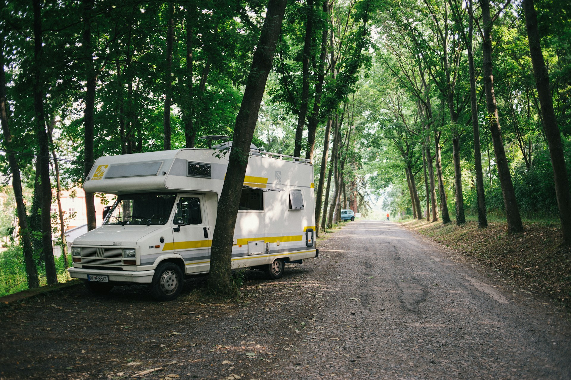 perbedaan caravan dan campervan