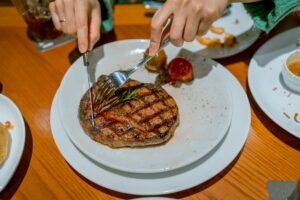 Tips memakan steak
